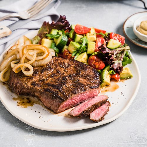 beef butchers sirloin steak & mixed green salad